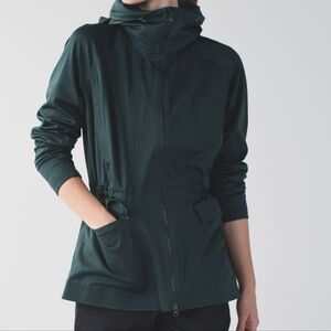 Lululemon Go Cityfarer Anorak Jacket Size 6 Rain Cinched Waist Hidden Hood Green